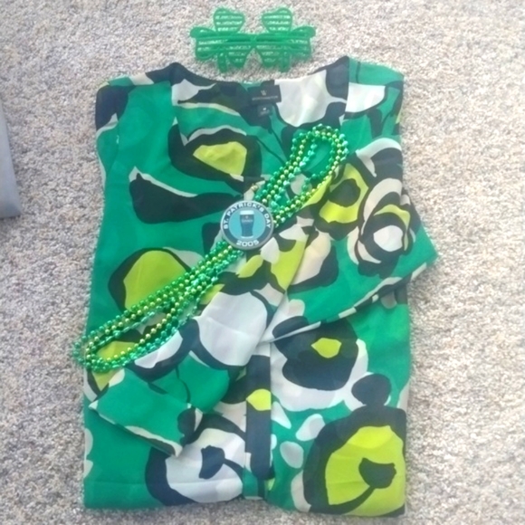 St. Patrick's Day SEXY top, sunglasses & necklaces - Picture 1 of 11